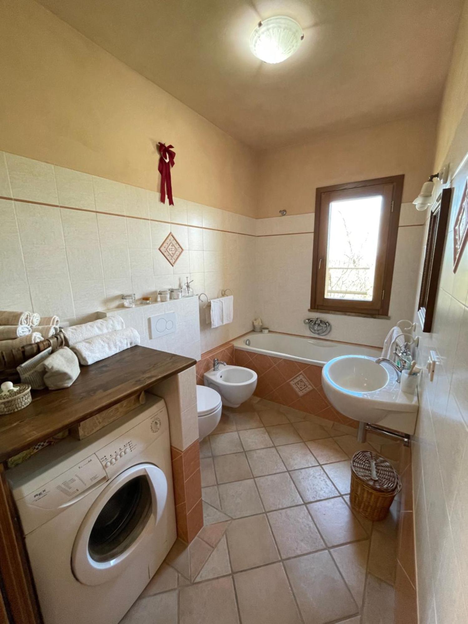 Maison d'hôtes Agriturismo Podere Le Tombe à Palaia Extérieur photo