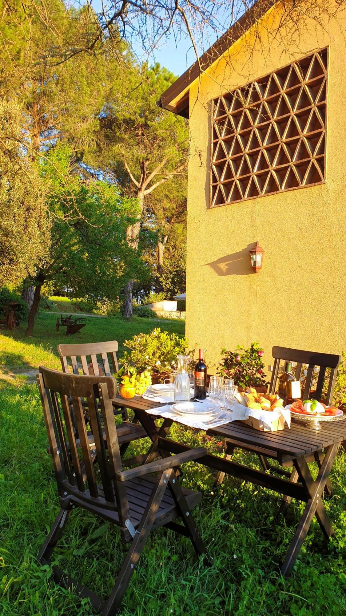 Maison d'hôtes Agriturismo Podere Le Tombe à Palaia Chambre photo